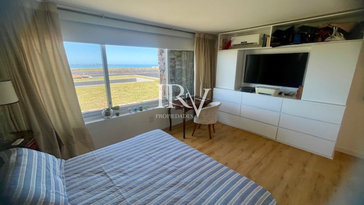 Apartamento ID.764 - Oportunidad en Punta Ballena. Venta de Apartamento Duplex tipo Casa
