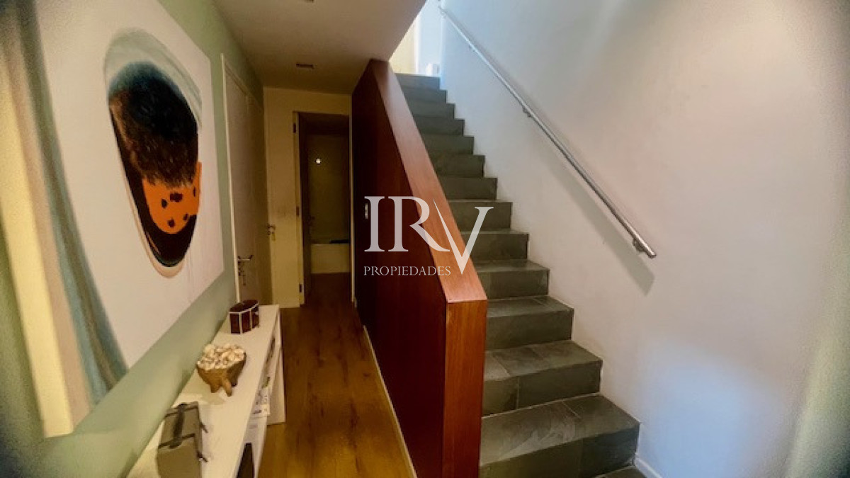 Apartamento ID.764 - Oportunidad en Punta Ballena. Venta de Apartamento Duplex tipo Casa