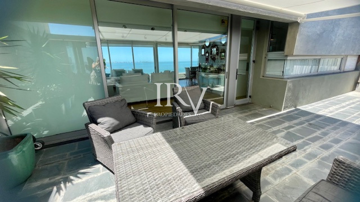 Apartamento ID.764 - Oportunidad en Punta Ballena. Venta de Apartamento Duplex tipo Casa