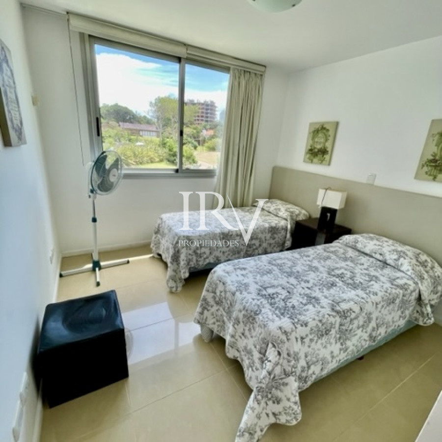 Apartamento ID.126 - Oportunidad Real. Apartamento en Venta a 50m de la Playa Brava en Punta del Este