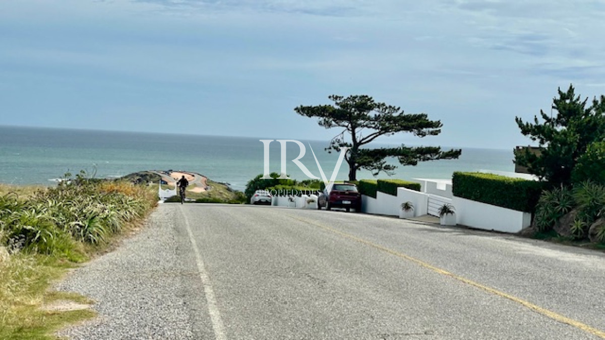 Apartamento ID.764 - Oportunidad en Punta Ballena. Venta de Apartamento Duplex tipo Casa