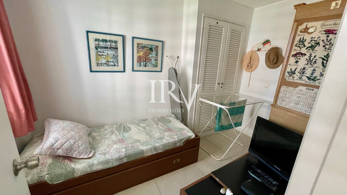 Apartamento ID.121 - Pda 6 Playa Mansa Punta del Este. Disponible 1er quincena de enero