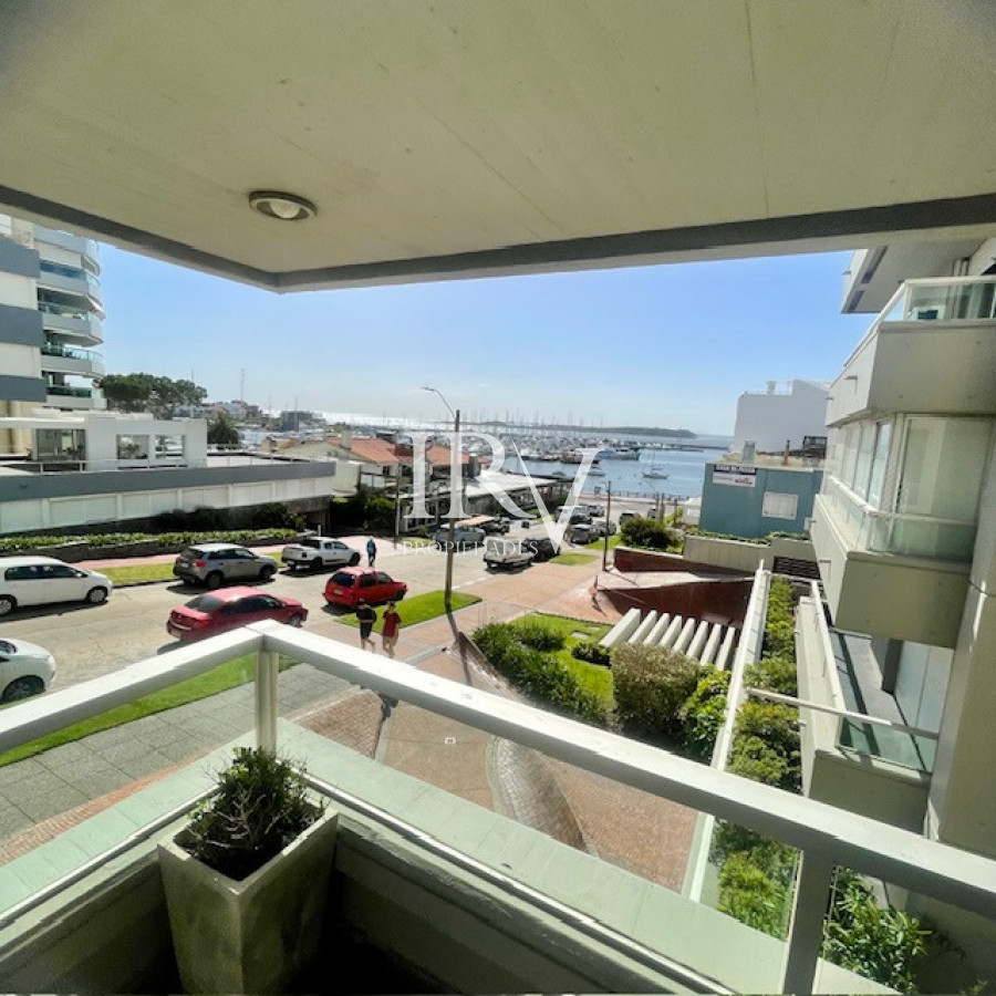Apartamento ID.919 - Venta de Apartamento a Nuevo en Península, vista al Puerto de Punta del Este 