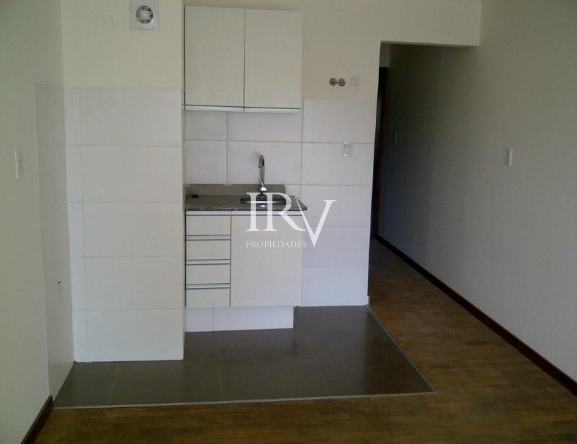 Apartamento ID.149 - Venta de Apartamento 1 ambiente, garaje y renta anual vigente. Zona Puerto del Buceo