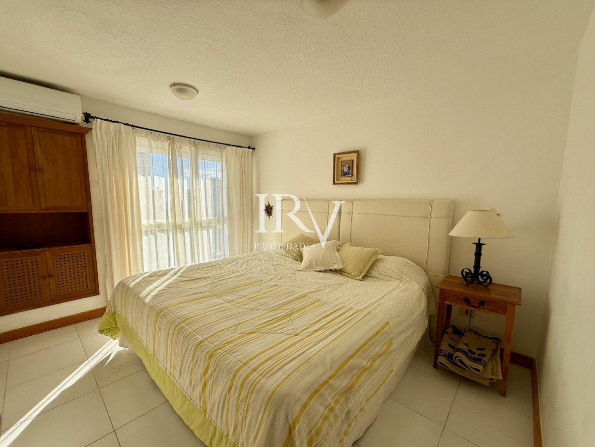 Apartamento ID.1019 - Venta de Penthouse duplex con parrillero exclusivo en Playa Brava de Punta del Este