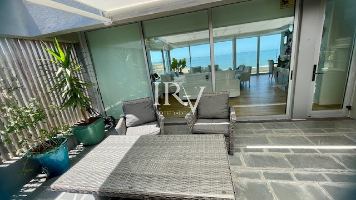 Apartamento ID.764 - Oportunidad en Punta Ballena. Venta de Apartamento Duplex tipo Casa