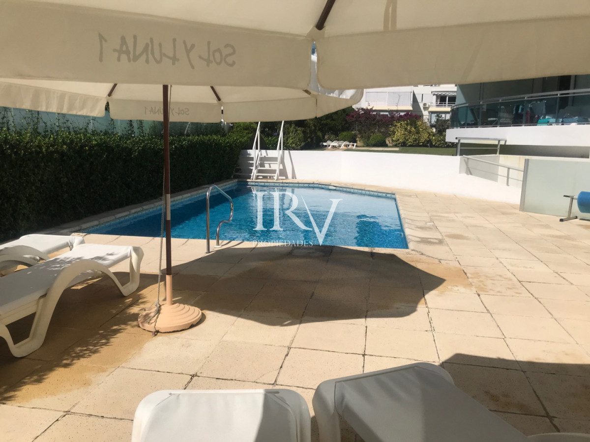 Apartamento ID.126 - Oportunidad Real. Apartamento en Venta a 50m de la Playa Brava en Punta del Este
