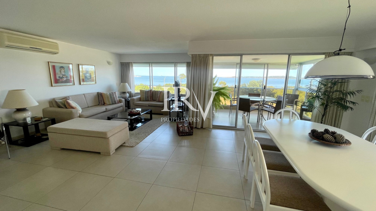 Apartamento ID.121 - Pda 6 Playa Mansa Punta del Este. Disponible 1er quincena de enero