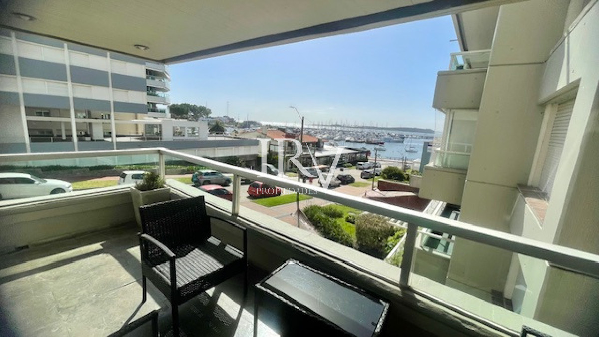 Apartamento ID.919 - Venta de Apartamento a Nuevo en Península, vista al Puerto de Punta del Este 