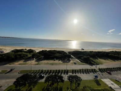Apartamento en alquiler 3 dorm + dep en Pda 6 de Playa Mansa 