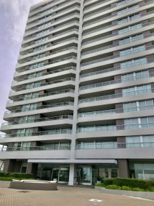 Apartamento en Alquiler en Playa Brava  Piso Alto Torre Categoria