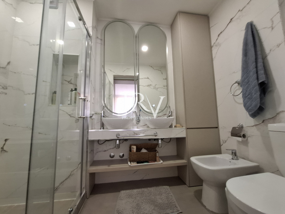 Casa ID.926 - Casa Nueva en Venta  4 Suites con Piscina y Parrillero en Solanas ,Punta del Este