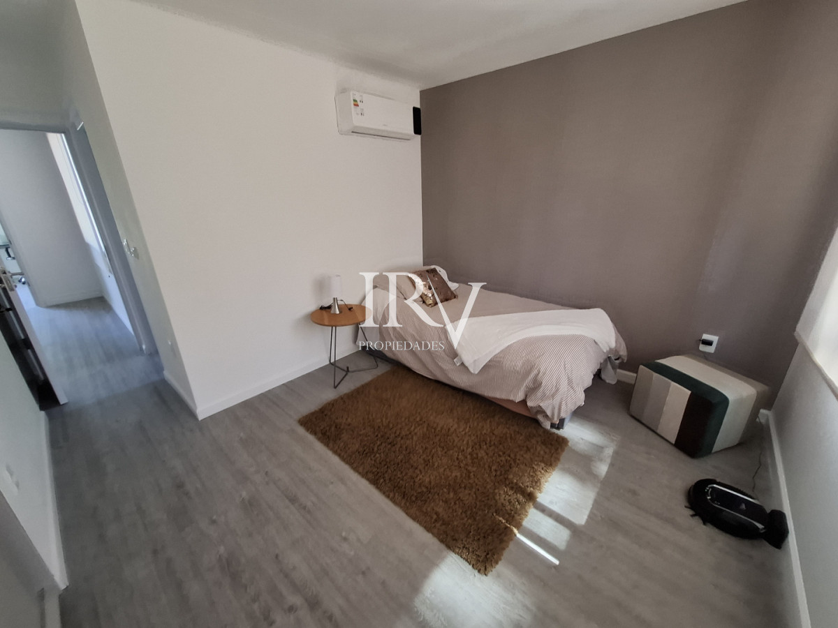 Casa ID.926 - Casa Nueva en Venta  4 Suites con Piscina y Parrillero en Solanas ,Punta del Este