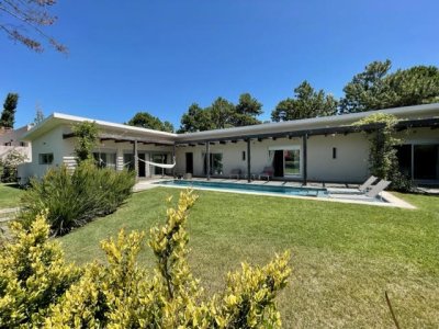 Venta de Casa Nueva en Bo. Privado