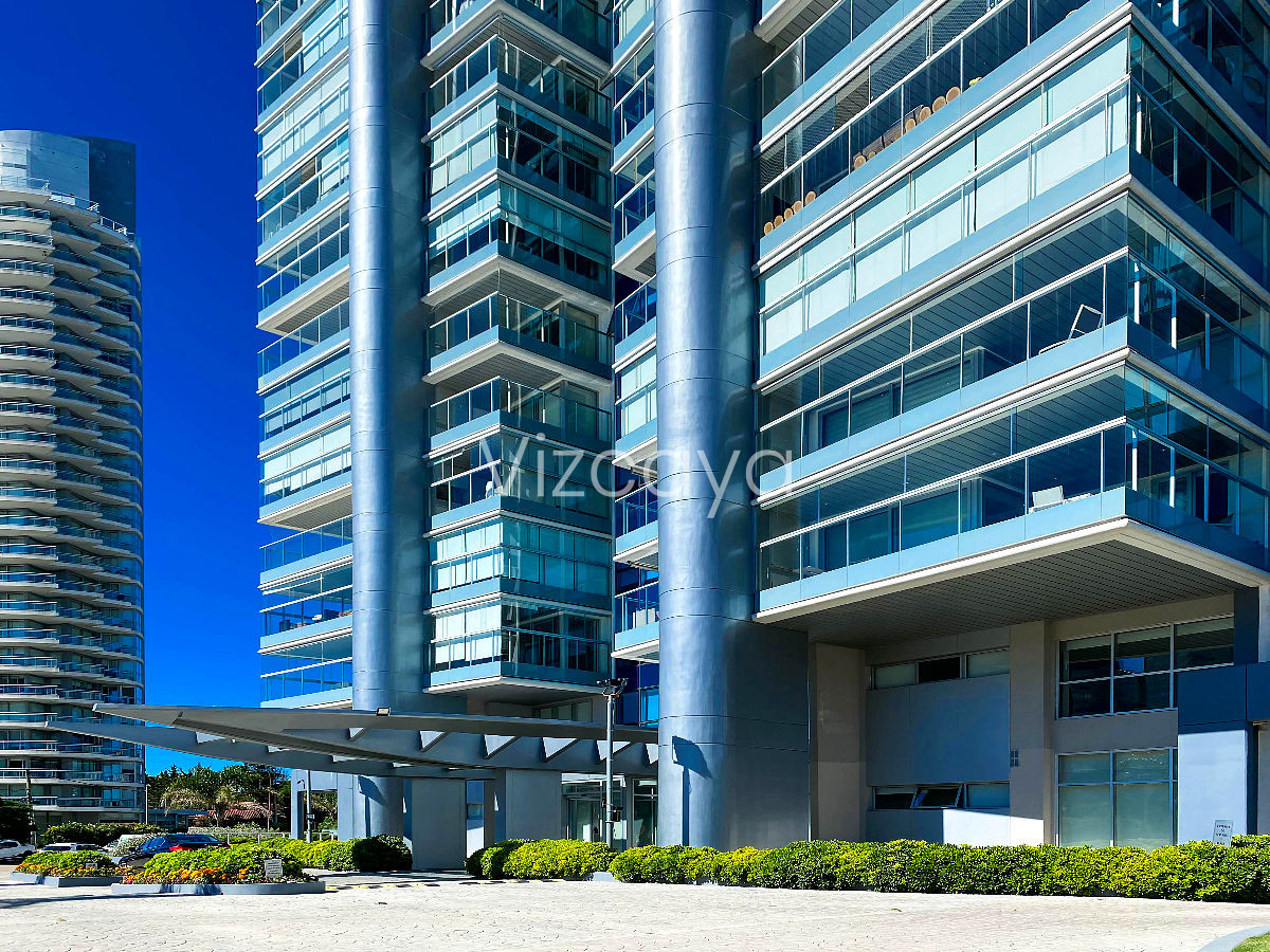 Apartamento ID.80 - VENTA APARTAMENTO:  2 dormitorios 2 baños garage Punta del Este - Playa Mansa 