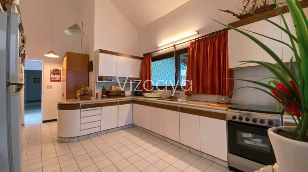 Casa ID.233 - VENTA Y ALQUILER ANUAL chalet de 6 dormitorios y 5 baños, zona Shopping Punta del Este 