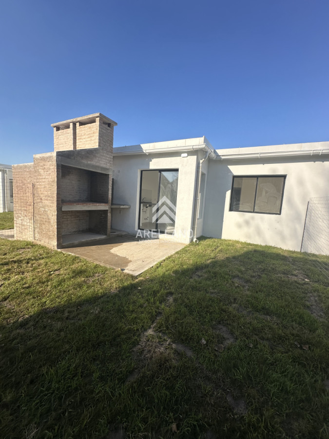 Casa ID.4897 - Casas a entrenar de 2 y 3 dormitorios, Maldonado, Biarritz