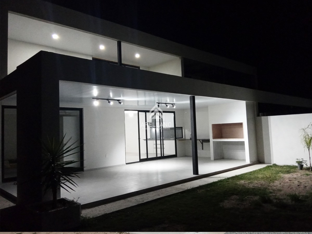 Casa ID.3898 - A estrenar casa Piedra del chileno PH