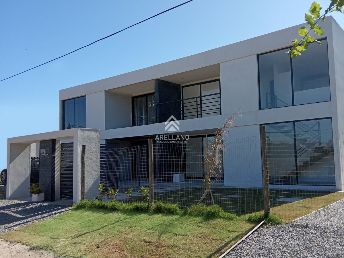 Casa ID.3898 - A estrenar casa Piedra del chileno PH