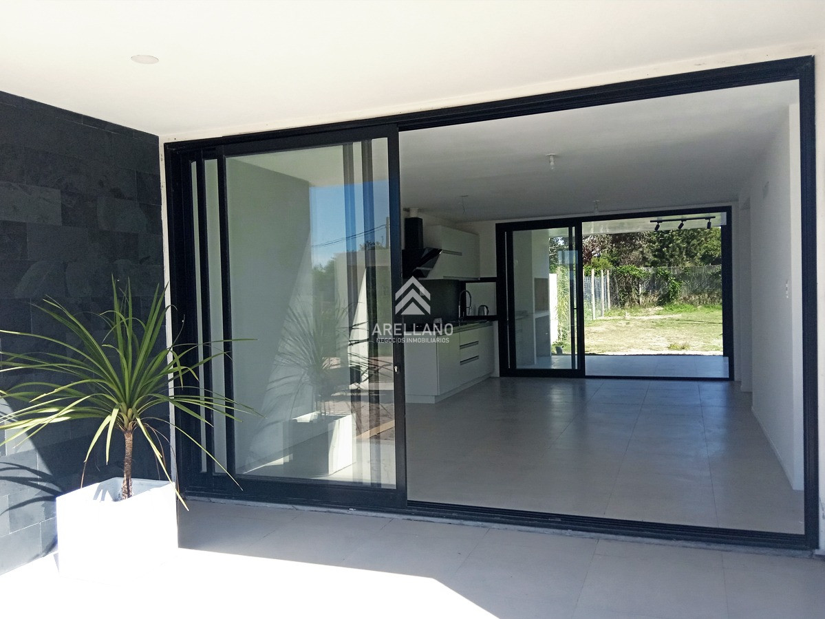 Casa ID.3898 - A estrenar casa Piedra del chileno PH