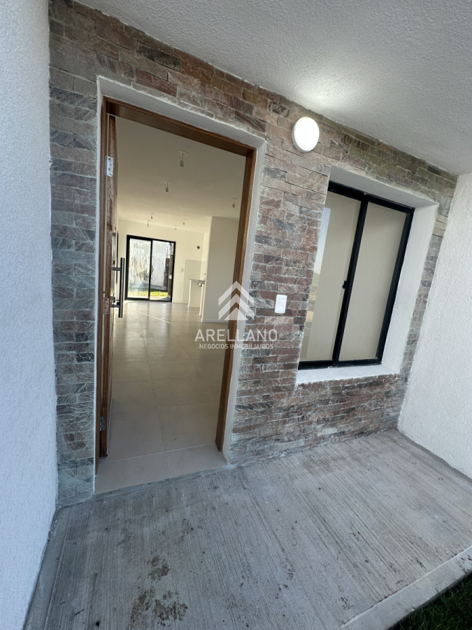 Casa ID.4897 - Casas a entrenar de 2 y 3 dormitorios, Maldonado, Biarritz