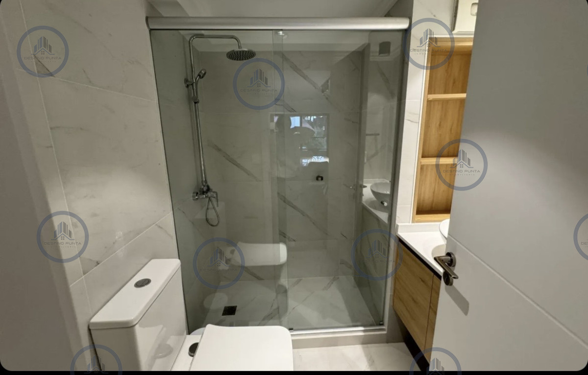 Moderno Apartamento de 2 Dormitorios sobre Roosevelt, Alquiler Invernal — fotografía 4