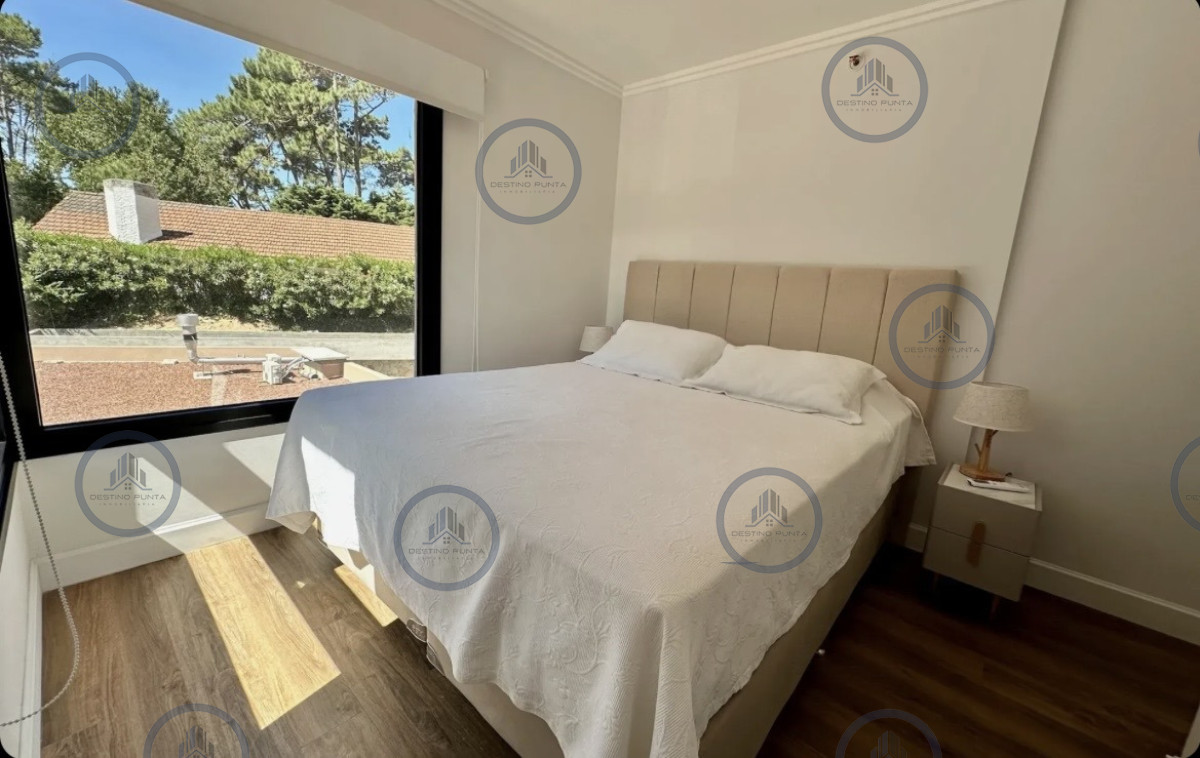 Moderno Apartamento de 2 Dormitorios sobre Roosevelt, Alquiler Invernal — fotografía 3