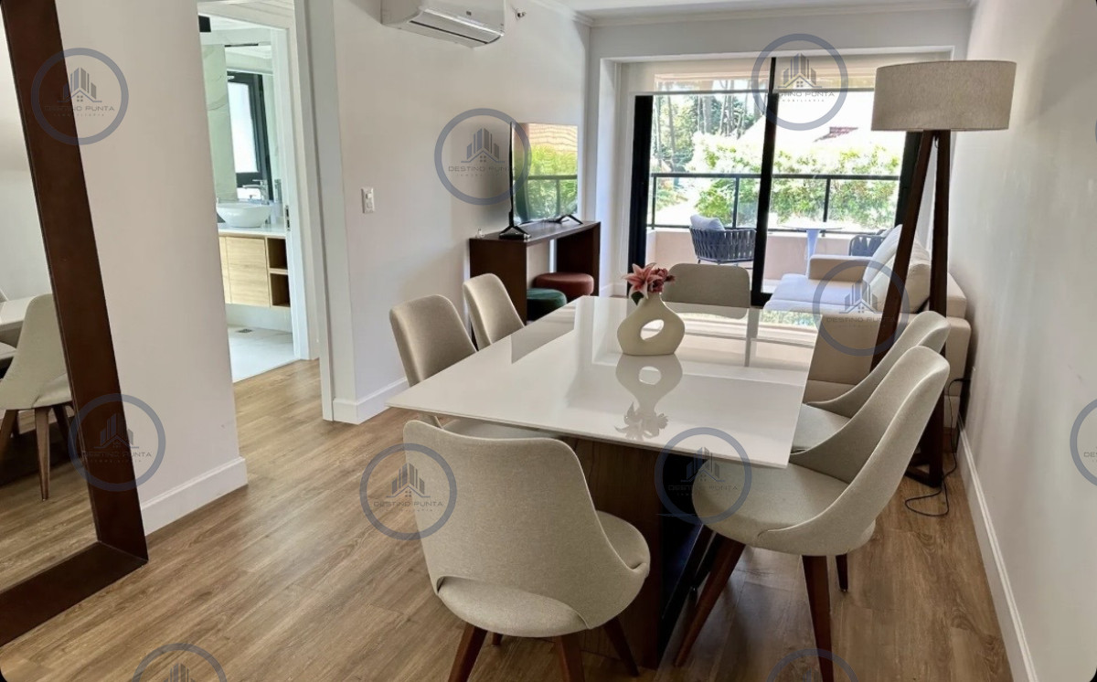 Moderno Apartamento de 2 Dormitorios sobre Roosevelt, Alquiler Invernal — fotografía 2