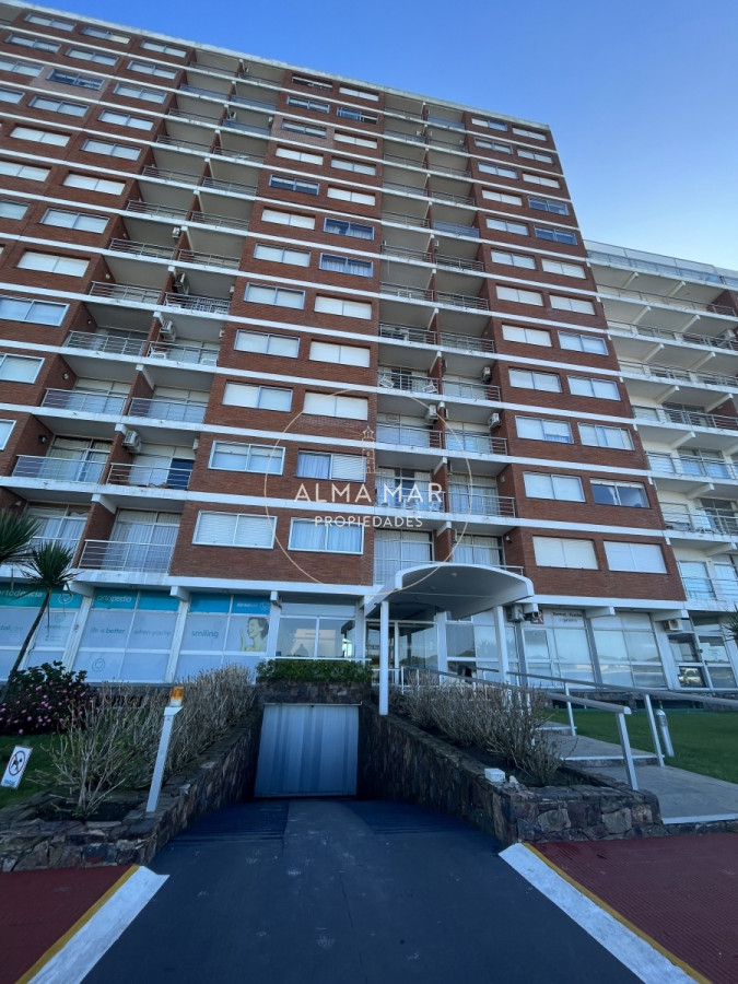 Apartamento ID.277 - En venta primera línea brava 