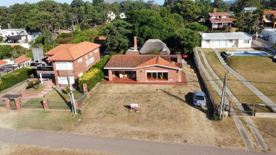 VENTA Divina casa en  Piriápolis frente al Mar