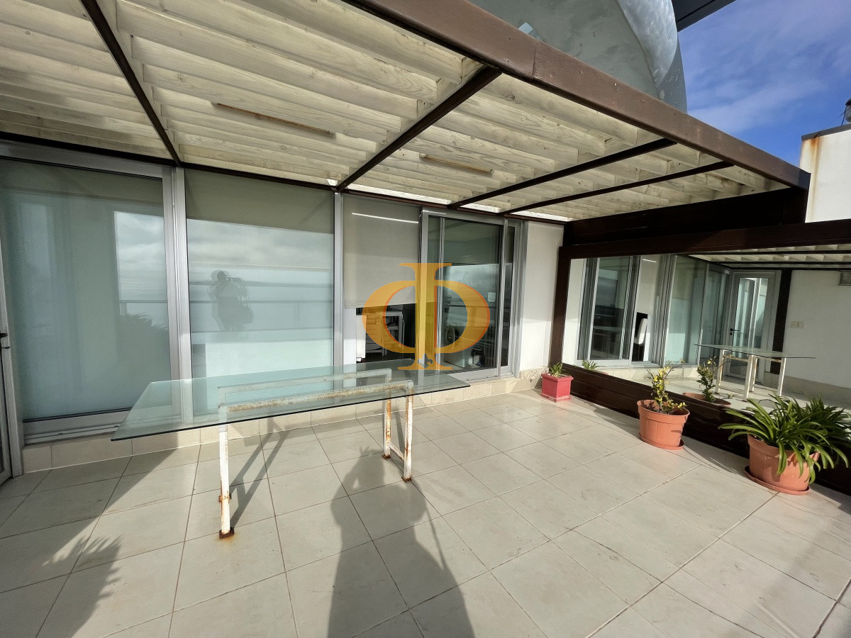 Apartamento ID.856 - Pent House pda 2 Playa Mansa.  Moderna Torre con amenities.