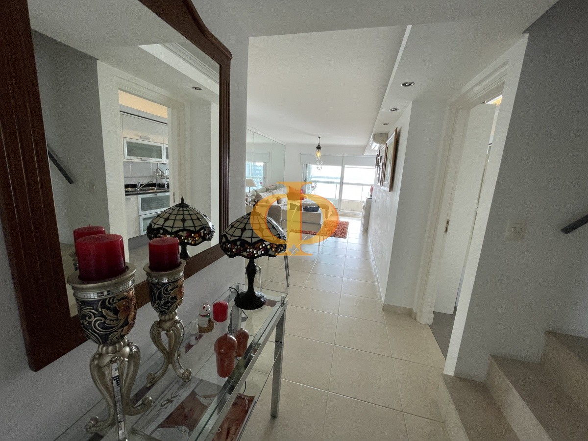 Apartamento ID.856 - Pent House pda 2 Playa Mansa.  Moderna Torre con amenities.