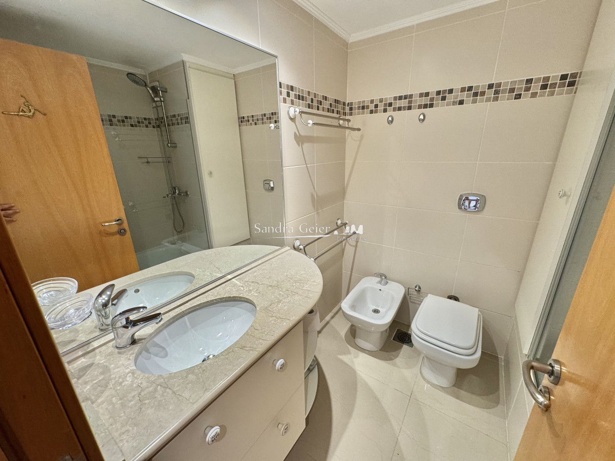 Apartamento ID.2839 -  venta Hermoso apartamento de 3 dormitorios. Torre Marigot