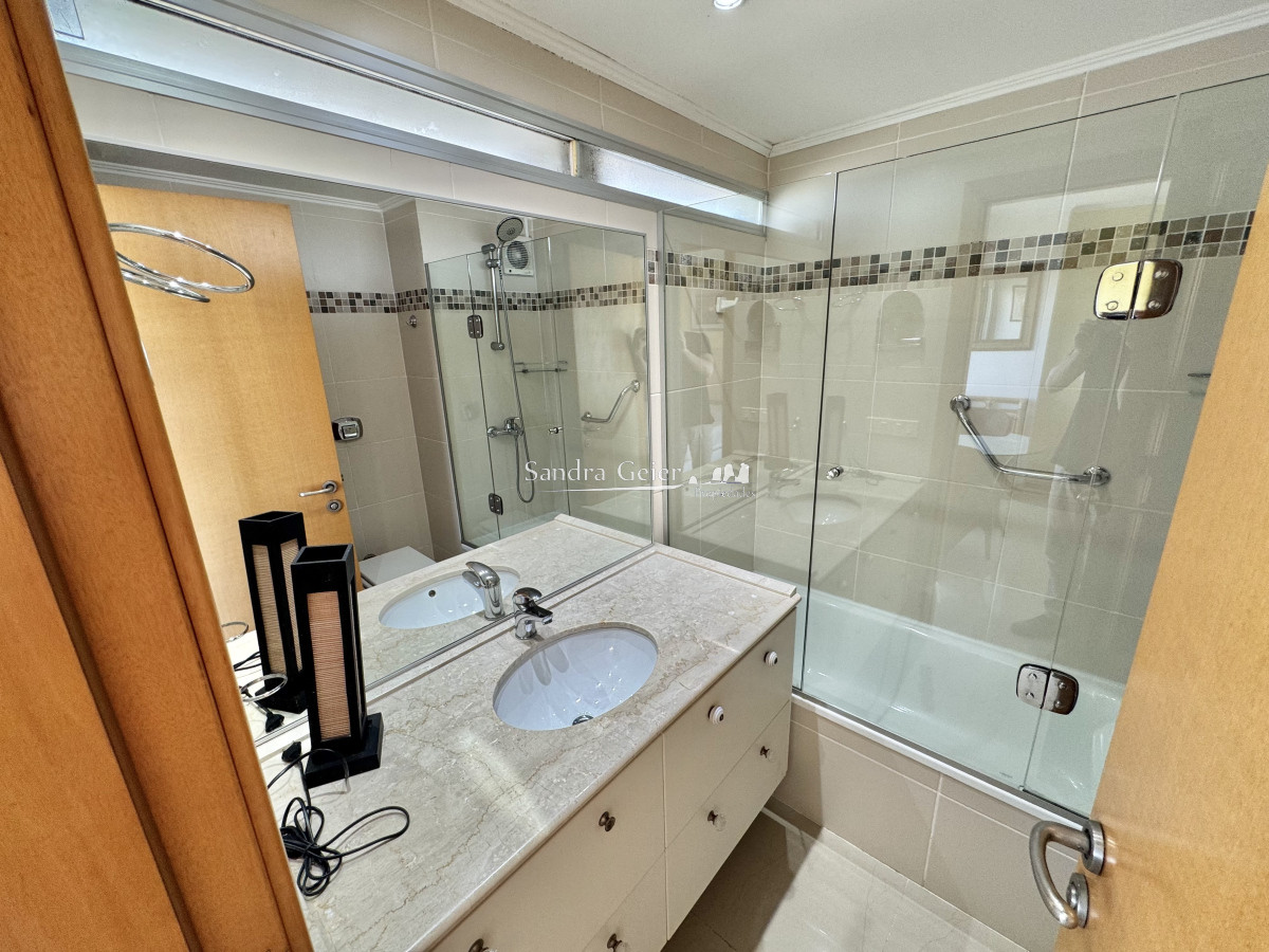 Apartamento ID.2839 -  venta Hermoso apartamento de 3 dormitorios. Torre Marigot