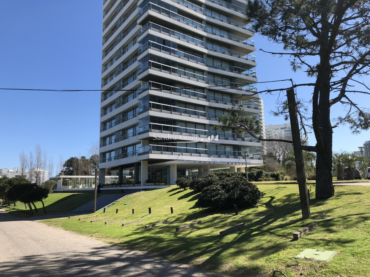 Apartamento ID.2839 -  venta Hermoso apartamento de 3 dormitorios. Torre Marigot