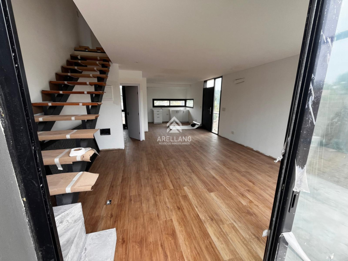 Casa ID.4875 - Venta - Casa - 2 Dormitorios - 2 baños - Punta del Este - Excelente Ubicación