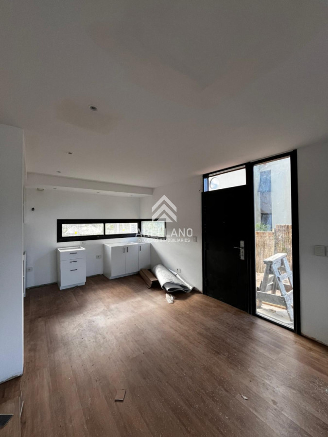 Casa ID.4875 - Venta - Casa - 2 Dormitorios - 2 baños - Punta del Este - Excelente Ubicación