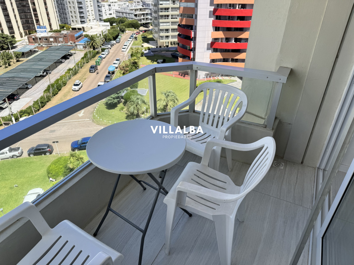 Apartamento ID.4300 - Punta del Este - Chiverta - Apartamento - 2 dormitorios y servicio - 3 baños - Reciclado a nuevo