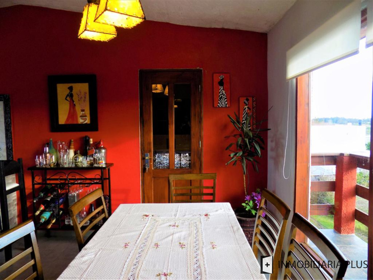 Casa ID.691 - Casa en venta con 3 dormitorios y dependencia de servicio en el barrio La Usana C691B