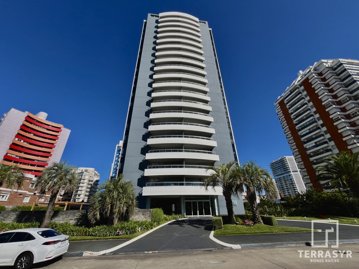 Apartamento ID.25 - Apartamento en Venta 3 dormitorios Punta del Este The Forest Tower 2