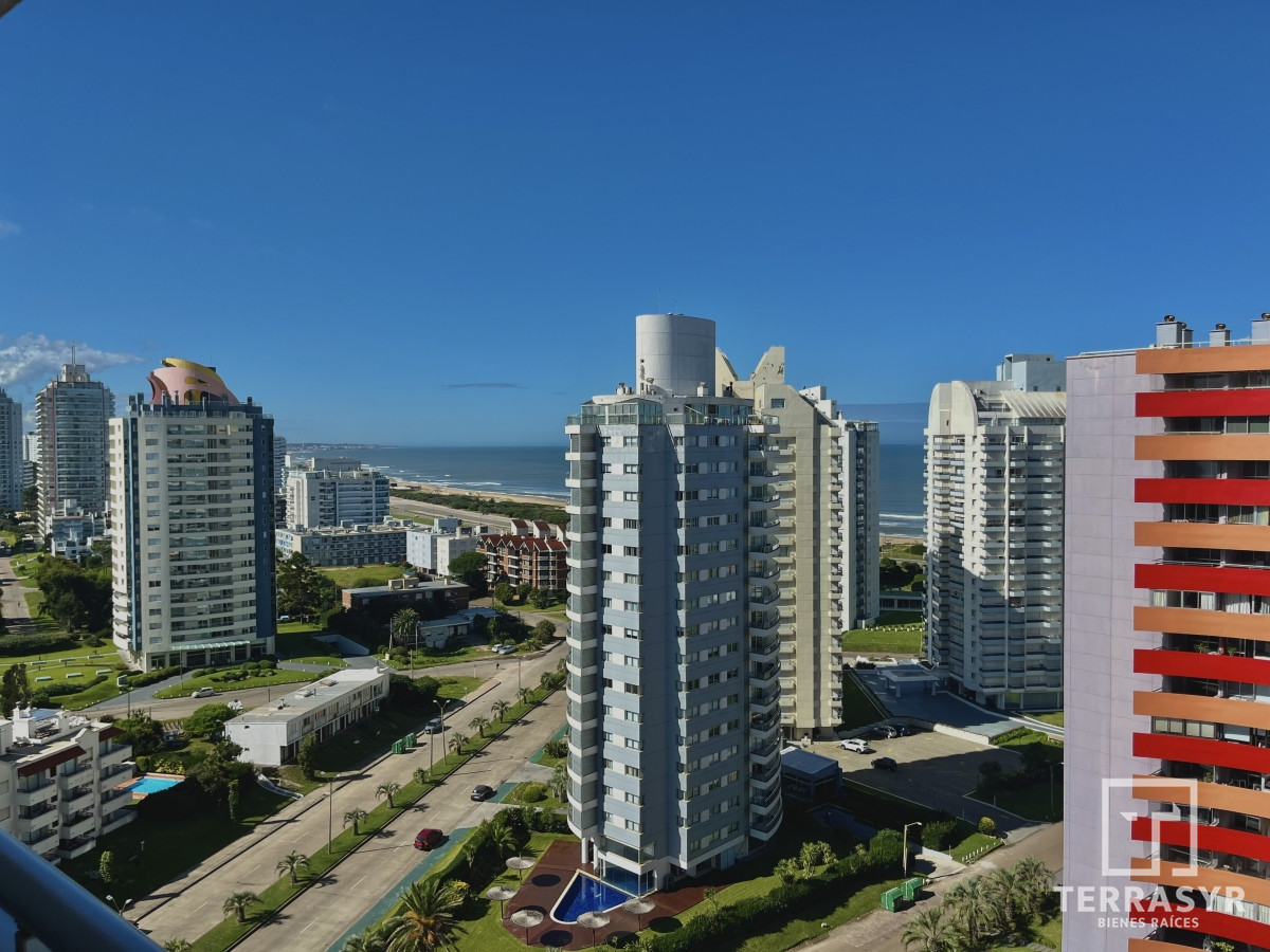 Apartamento ID.25 - Apartamento en Venta 3 dormitorios Punta del Este The Forest Tower 2