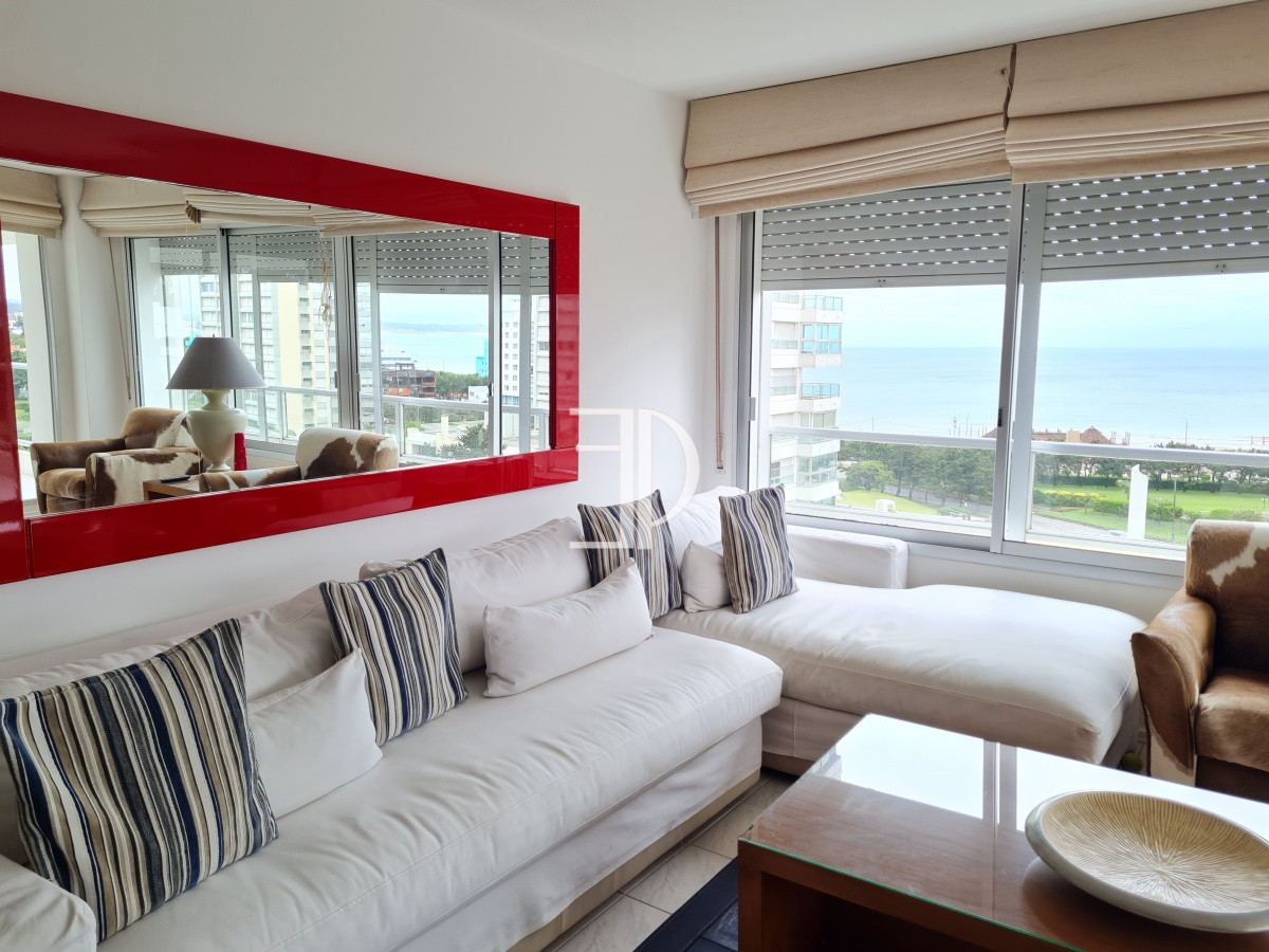 Apartamento ID.1057 - Venta - Apartamento - 3 dormitorios y dependencia de servicio - Complejo Lincoln Center - Frente al Mar