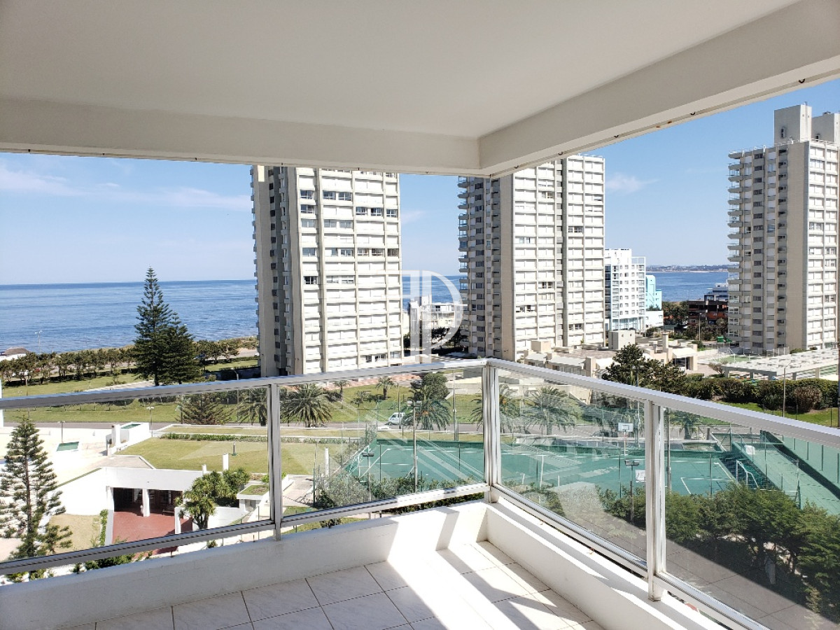 Apartamento ID.1057 - Venta - Apartamento - 3 dormitorios y dependencia de servicio - Complejo Lincoln Center - Frente al Mar