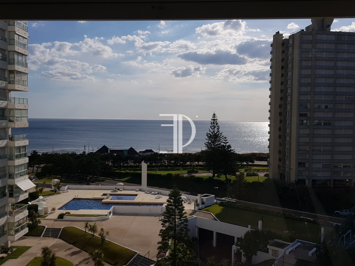 Apartamento ID.1057 - Venta - Apartamento - 3 dormitorios y dependencia de servicio - Complejo Lincoln Center - Frente al Mar