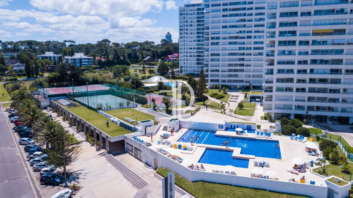 Apartamento ID.1057 - Venta - Apartamento - 3 dormitorios y dependencia de servicio - Complejo Lincoln Center - Frente al Mar