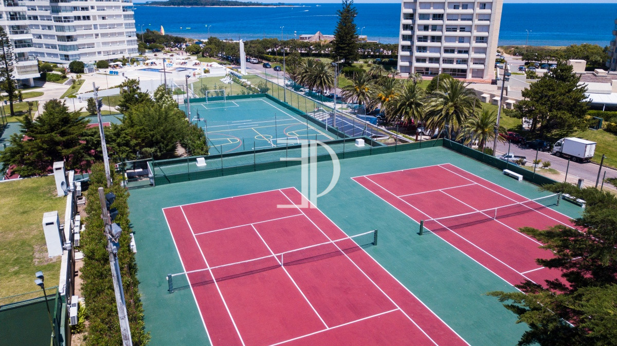 Apartamento ID.1057 - Venta - Apartamento - 3 dormitorios y dependencia de servicio - Complejo Lincoln Center - Frente al Mar