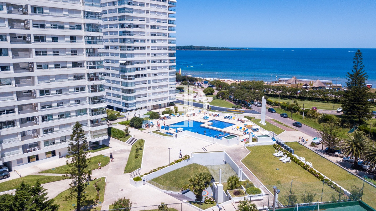 Apartamento ID.1057 - Venta - Apartamento - 3 dormitorios y dependencia de servicio - Complejo Lincoln Center - Frente al Mar