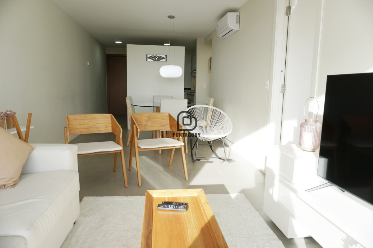Apartamento ID.7600 - Apartamento de 2 dormitorios ,2 baños, en Roosevelt
