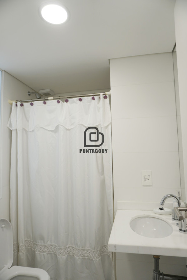 Apartamento ID.7600 - Apartamento de 2 dormitorios ,2 baños, en Roosevelt
