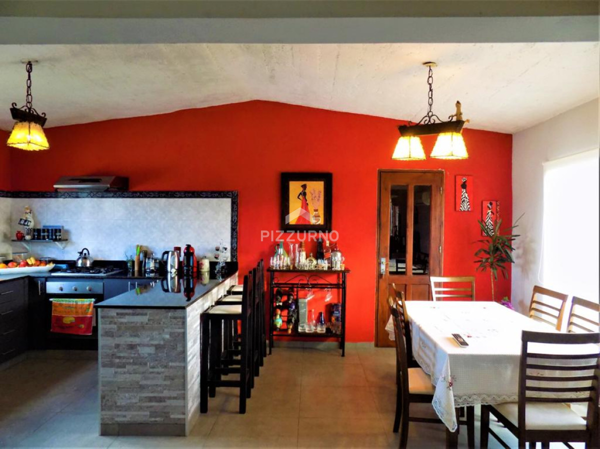 Casa Ref.527 - Venta - Casa 3 dormitorios con Dependencia de servicio - Lausana